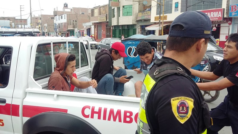 Cambio Puente: intervienen a sujetos en moto lineal y arma de fuego