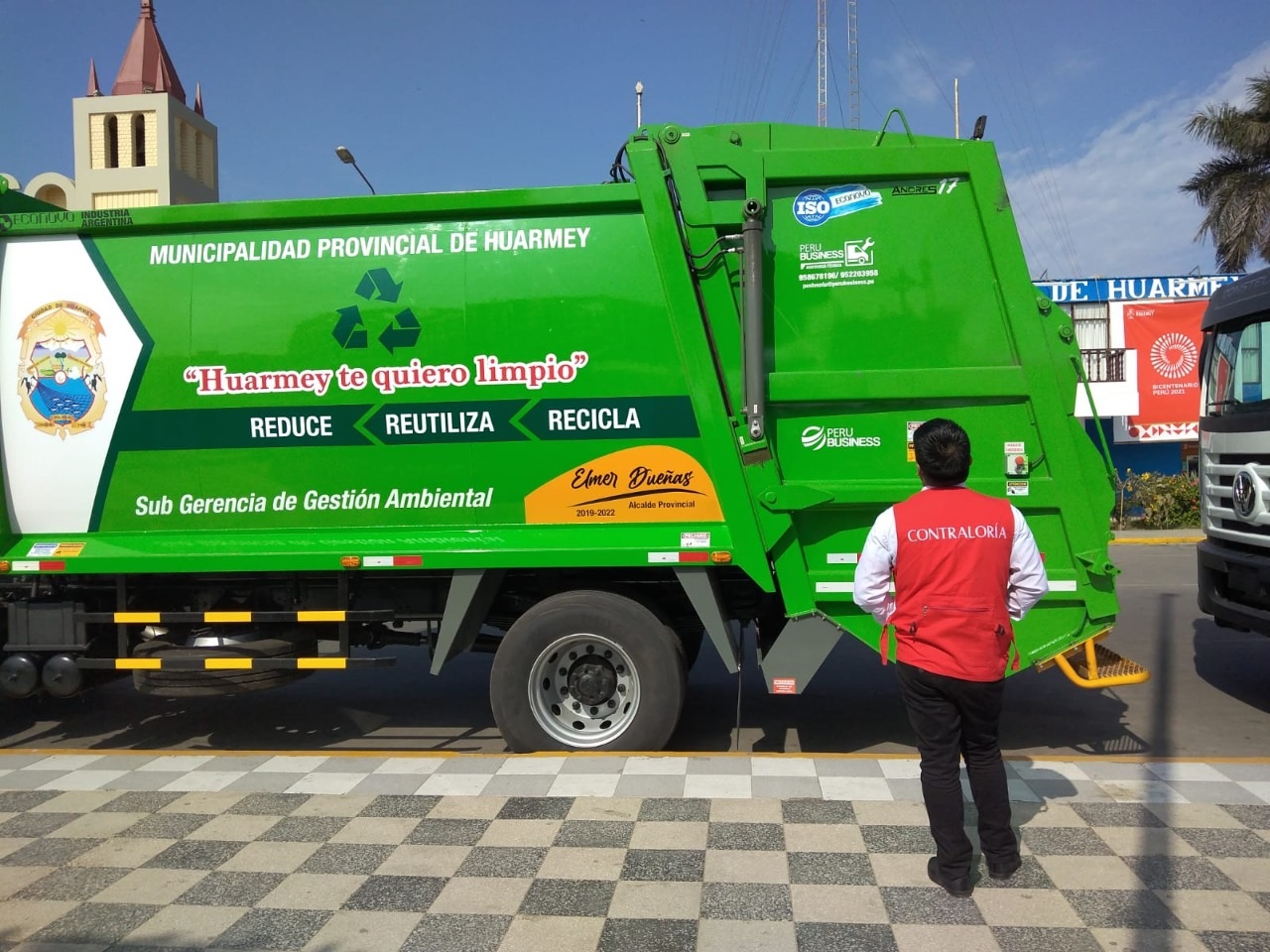 Contraloría alerta uso de nombre de alcalde provincial en vehículos municipales  