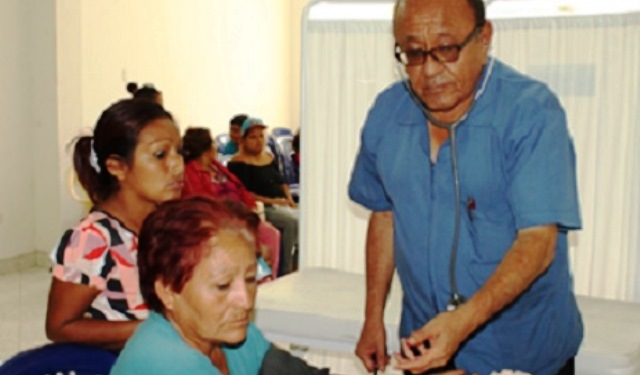 UCV llevó campaña médica gratuita a población de “Villa María”