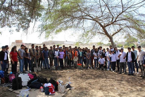 Alumnos de la UCV realizaron campaña de arborización en el sector El Satélite en Nuevo Chimbote