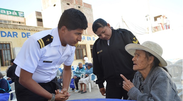 Con atención médica, terapia física y show artístico celebran Día del Adulto Mayor en Chimbote