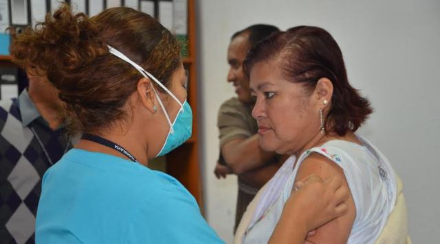 Nuevo Chimbote: campaña de vacunación a favor de recicladores