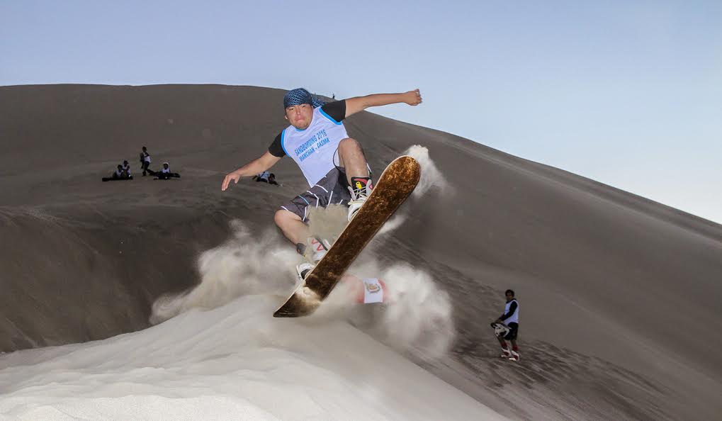 Organizan campeonato nacional de “sandboarding”  en duna de Manchán