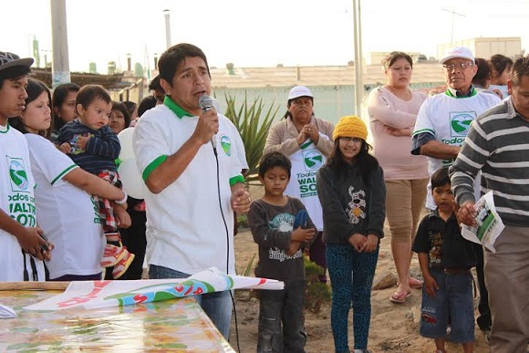 Walter Soto expone propuestas de gestión a vecinos del pueblo joven Villa María