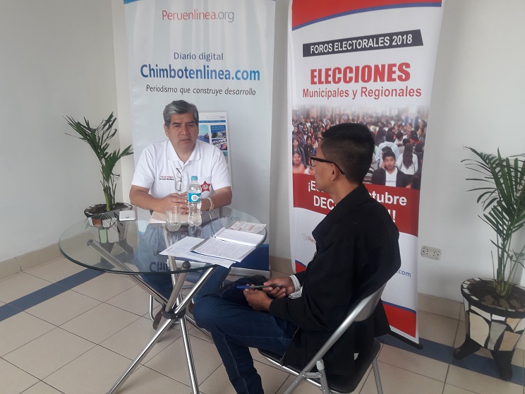  Candidato a la alcaldía provincial, Oscar Robles, expone sus propuestas de campaña