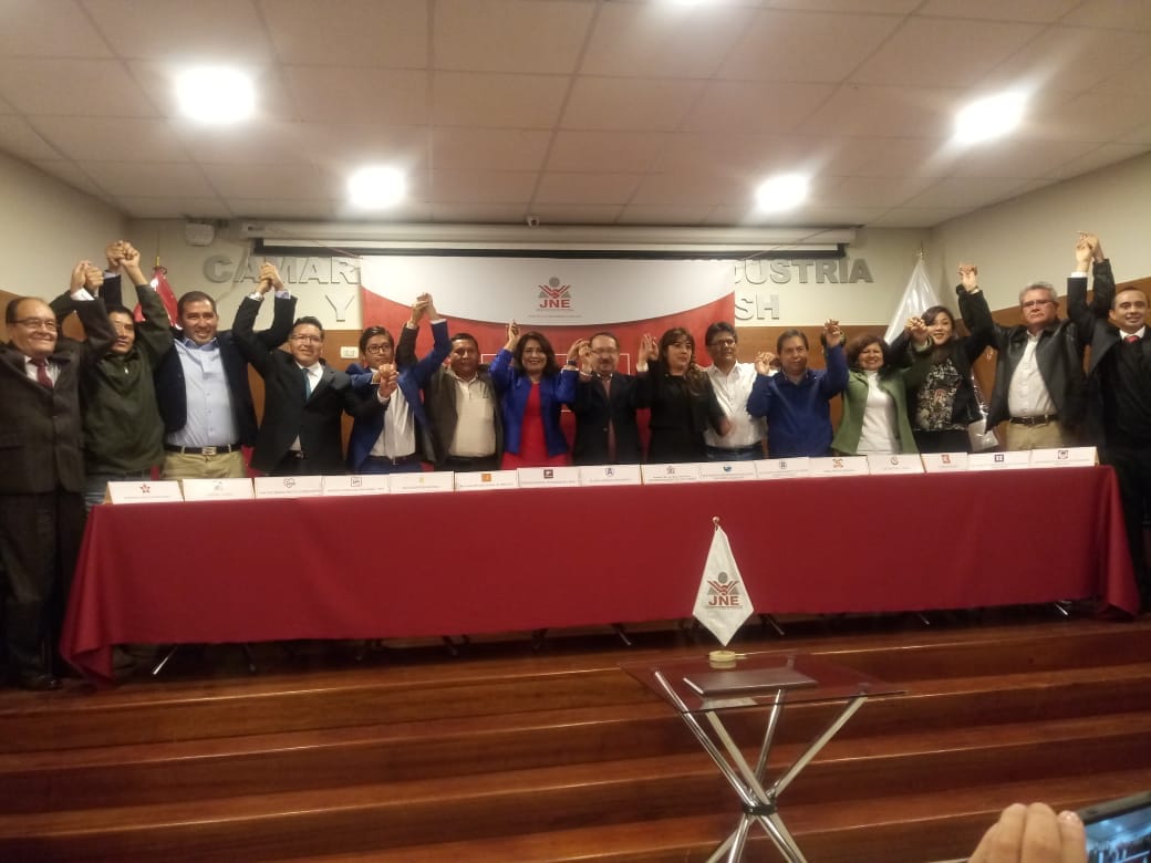 Áncash: candidatos al gobierno regional firman Pacto Ético por campaña limpia y sin ataques