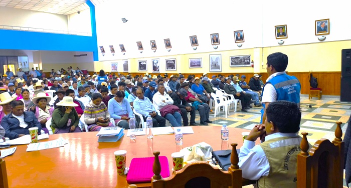 Capacitan en quechua ancashino a 300 usuarios de la JASS Cayasbamba de Yungay 