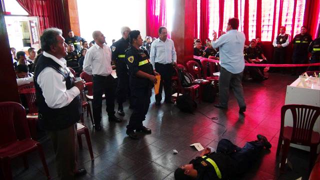 Serenos de Chimbote y Nuevo Chimbote participan en curso práctico sobre criminalística