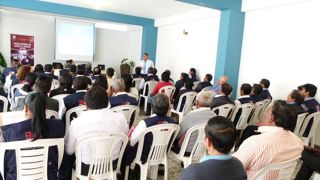Jueces de Paz del Distrito Judicial del Santa reciben tercera capacitación