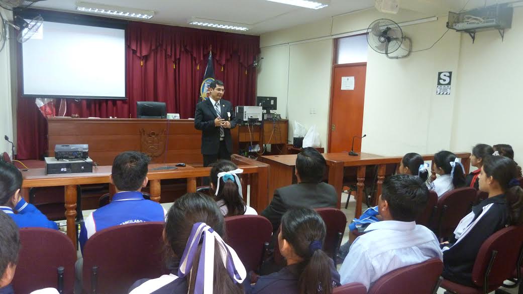 Capacitan a jueces de paz escolares de Huarmey y Culebras 