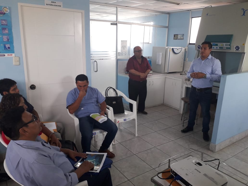 Personal de laboratorio de la Red de Salud Pacífico Sur recibe capacitación