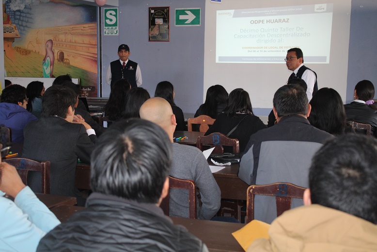 Odpe Huaraz capacita a 41 coordinadores de locales de votación