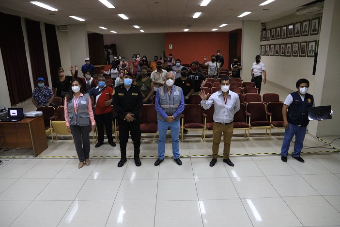 Chimbote: capacitan a comerciantes sobre prohibición de venta de artefactos pirotécnicos 