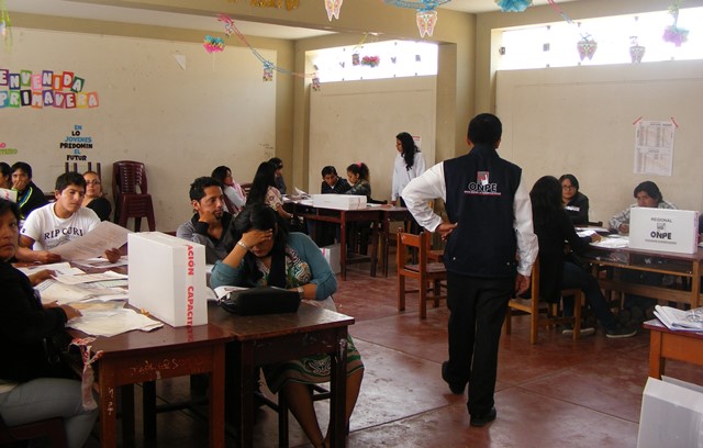Se realizó segunda jornada de capacitación a miembros de mesa en Chimbote y Nuevo Chimbote