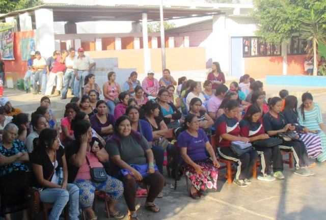 Capacitan a padres de familia de Nepeña en medidas de seguridad ciudadana
