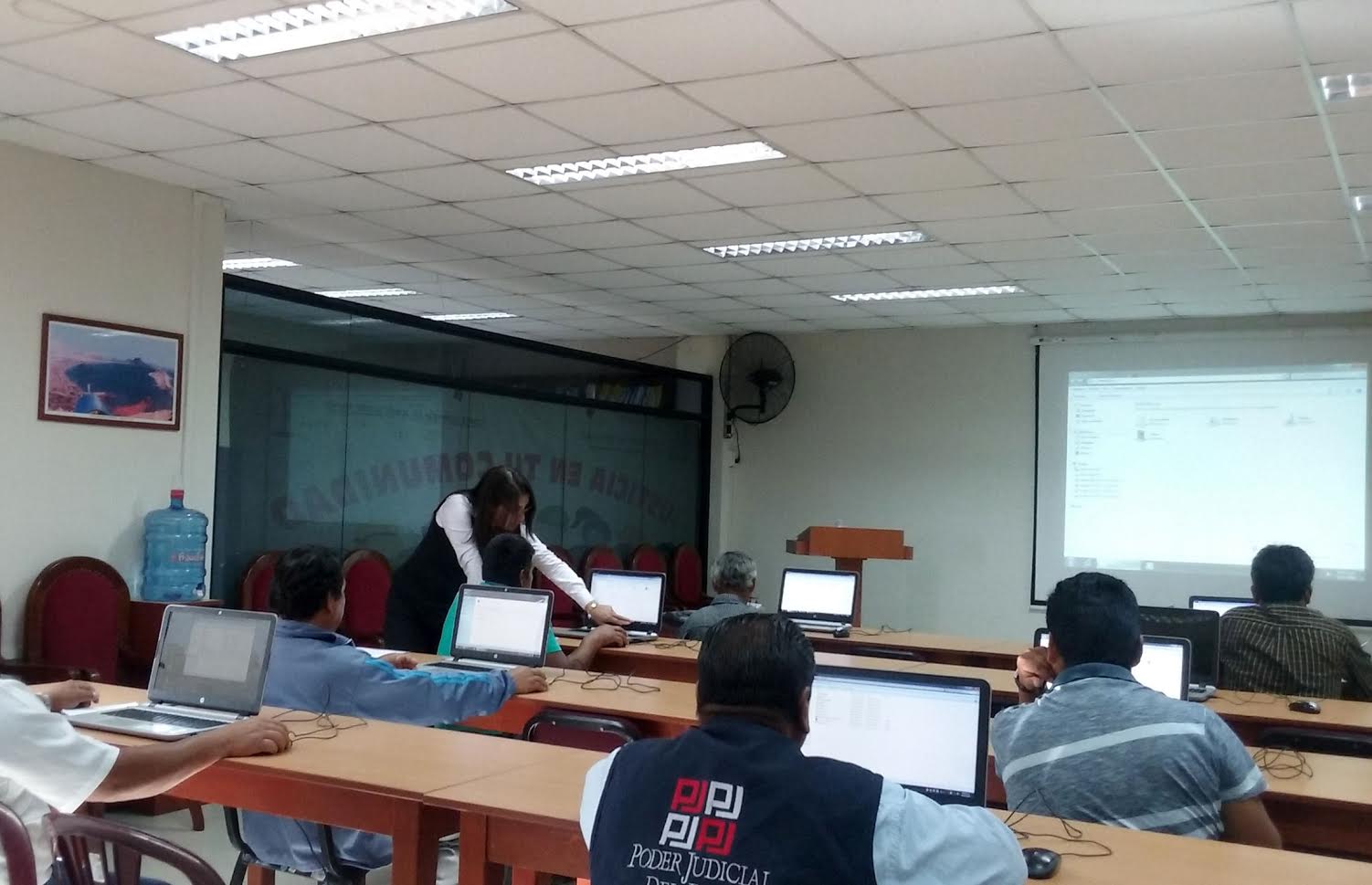 Chimbote: capacitan a Jueces de Paz del Distrito Judicial del Santa en ofimática