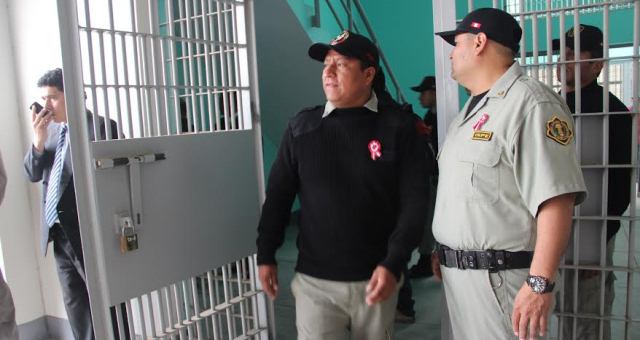 Chimbote: presos de Cambio Puente escondían armas de fuego, municiones y celulares