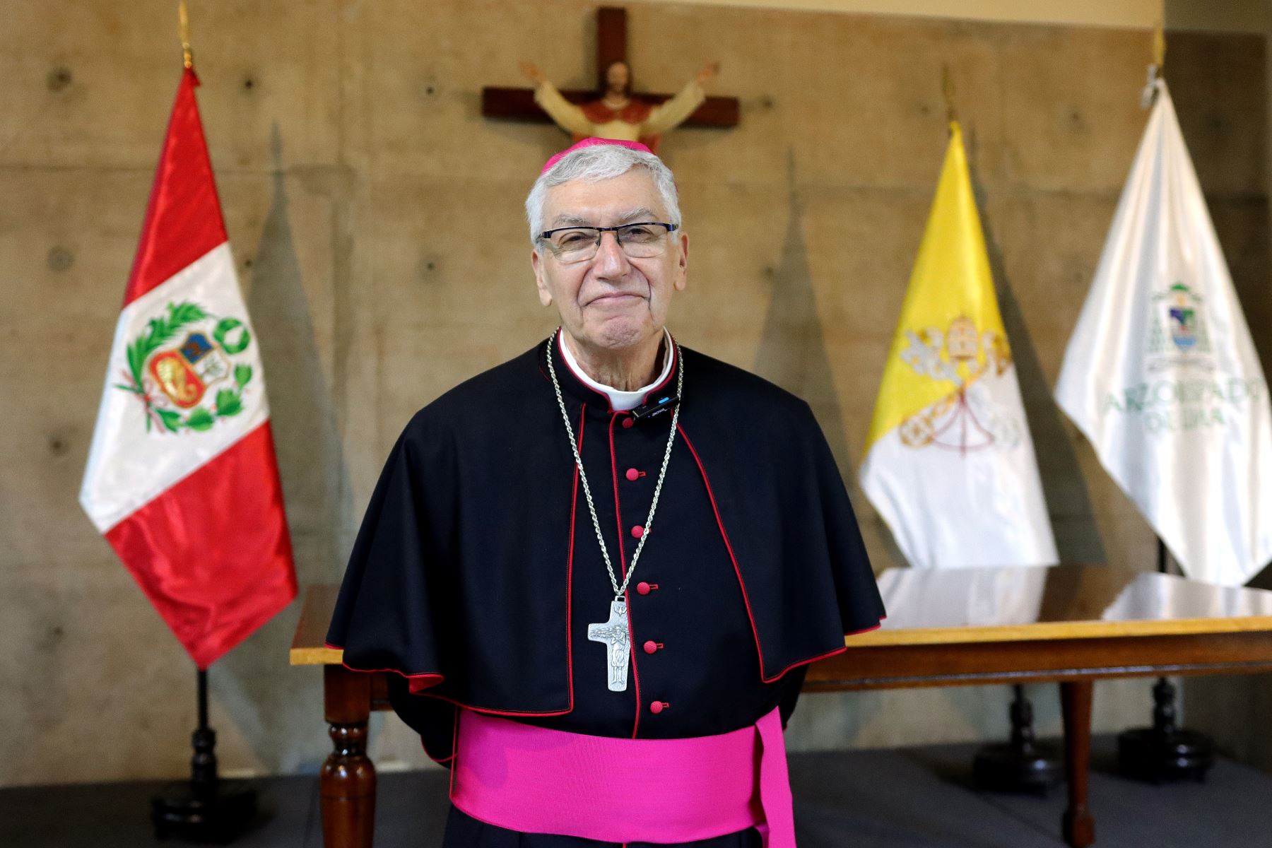 Monseñor Castillo asegura que ser cardenal no variará su relación con el pueblo peruano