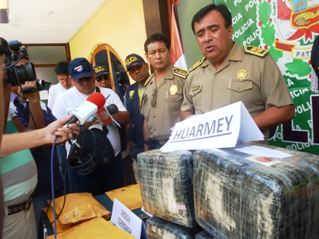 Huarmey: Sujeto fue detenido por la policía cuando trasladaba 31 kilos de marihuana en bus