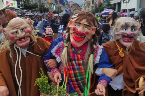 El Rey Momo es el protagonista de las celebraciones en el Carnaval Huaracino 2025