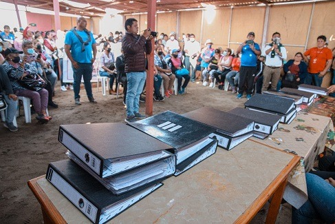 Entregan a Cofopri informe de análisis de riesgo de Nuevo Chimbote para su formalización 