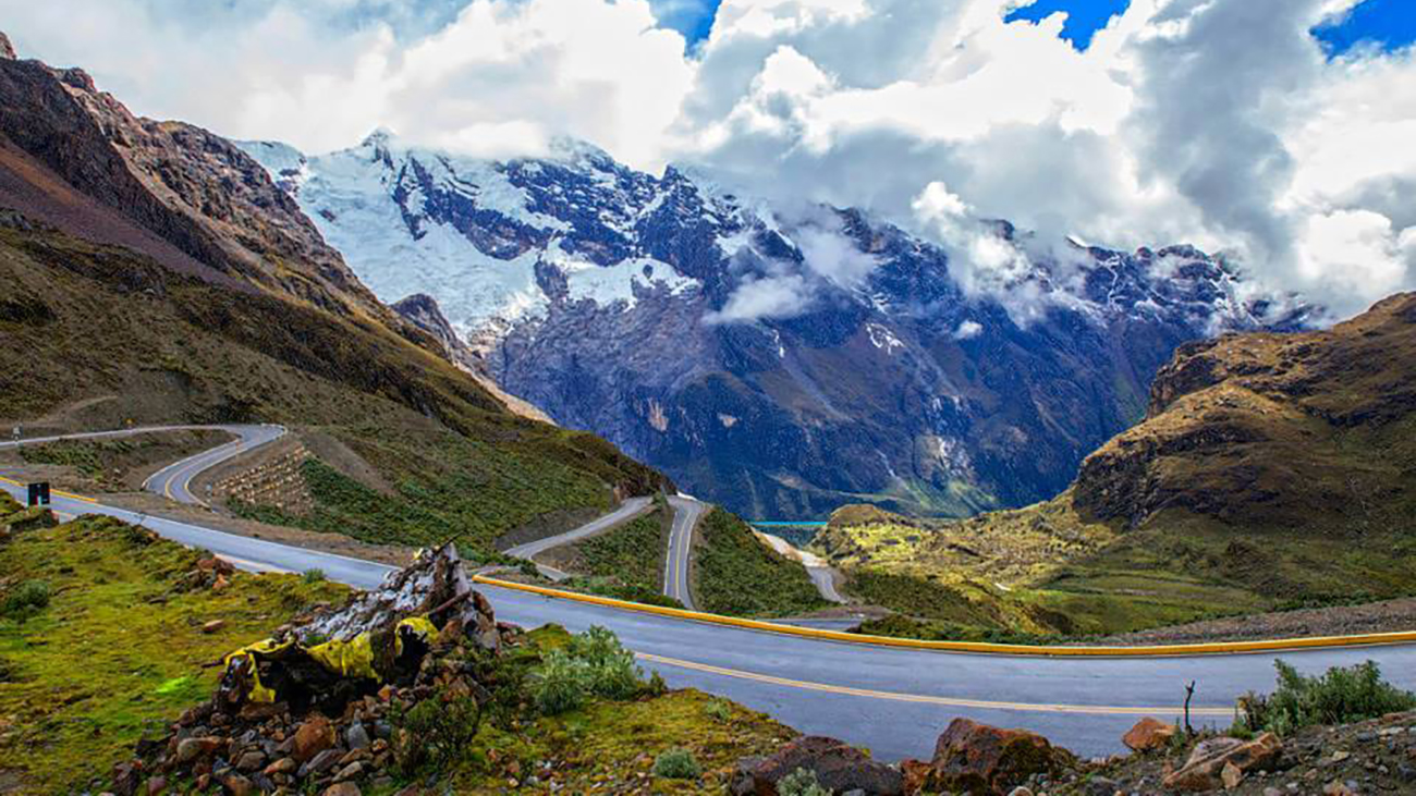 Suscriben contrato para mantenimiento del corredor vial Molinopampa-Huari en Callejón de Conchucos