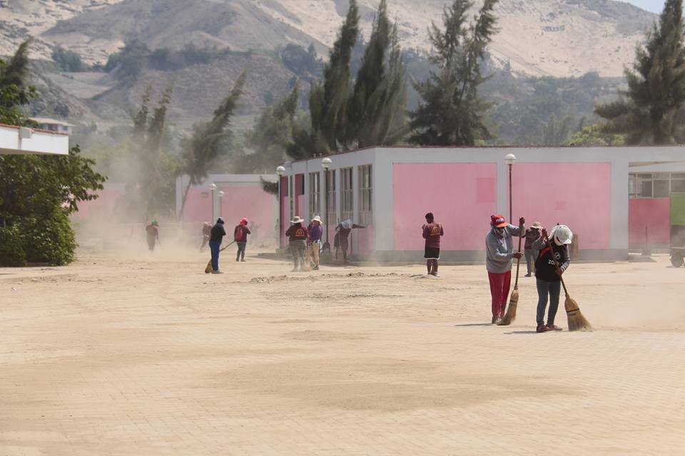 Pobladores de “Cascajal” esperan desatoro de drenajes de desechos  