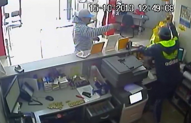 Vea cómo delincuentes robaron 475 mil soles de sucursal de Caja Trujillo en Casma