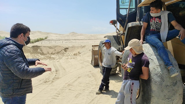 Chinecas detiene trabajos de invasores que instalaban una poza para agua en Nuevo Chimbote