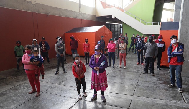 Municipio de Chimbote continúa atendiendo personas indigentes y vulnerables en el estadio Centenario