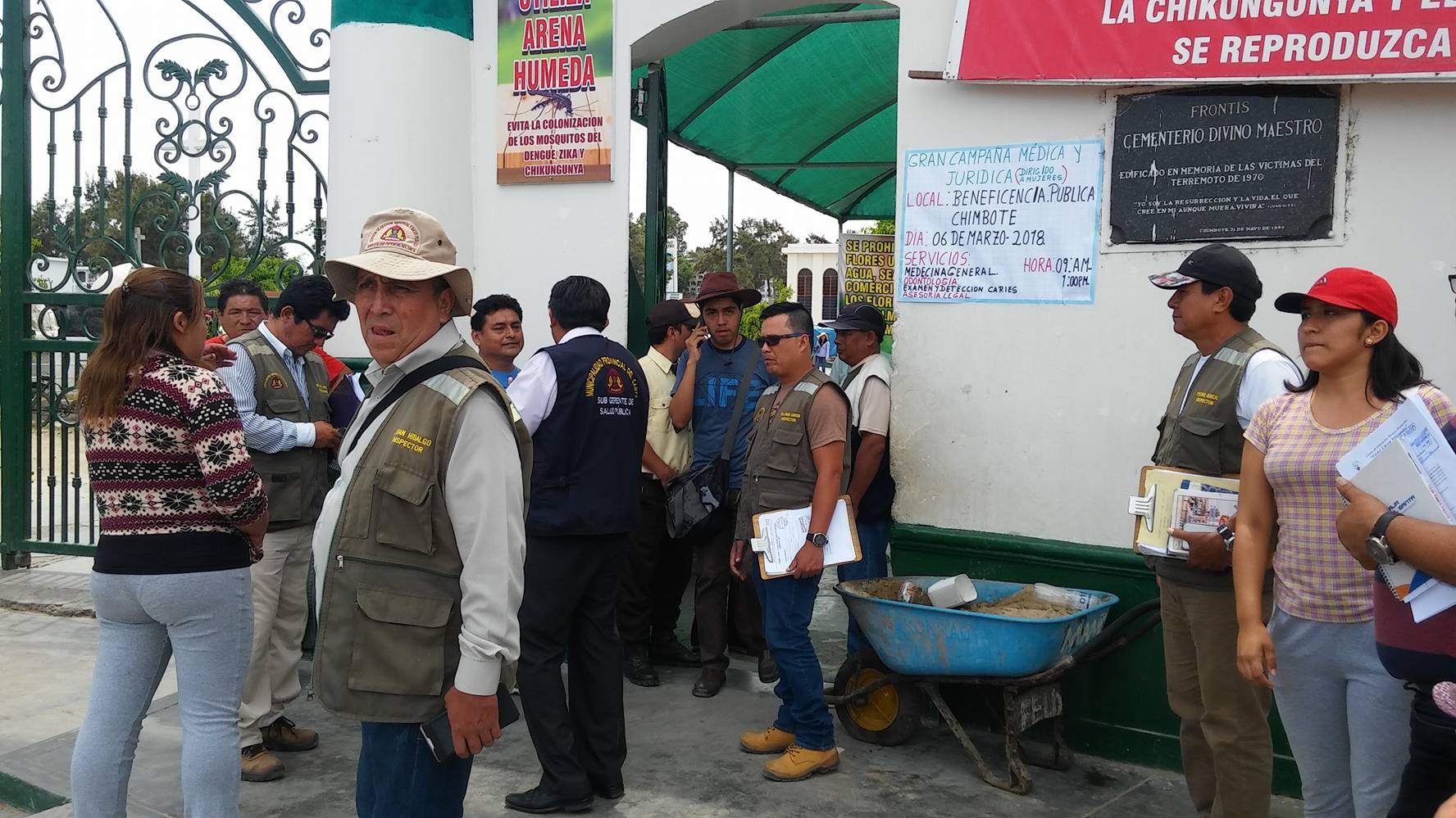 Chimbote: impiden ingreso con agua a cementerio para evitar proliferación del 'dengue'