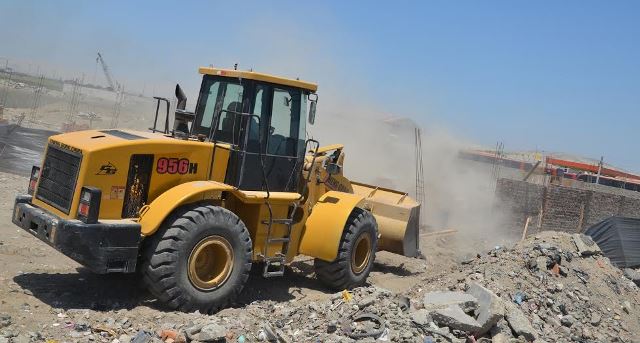 Derriban cerco perimétrico construido sin licencia en P.J. Primero de Mayo