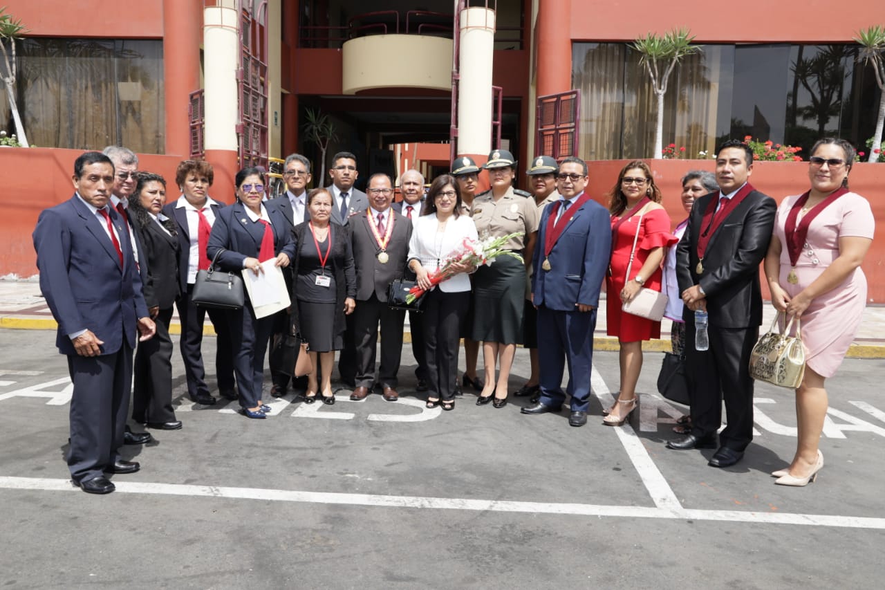 Chimbote: dan reconocimiento  a mujeres por sus aportes a  la sociedad