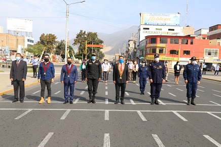 Autoridades participan de ceremonia por el 71 aniversario de creación de la provincia del Santa