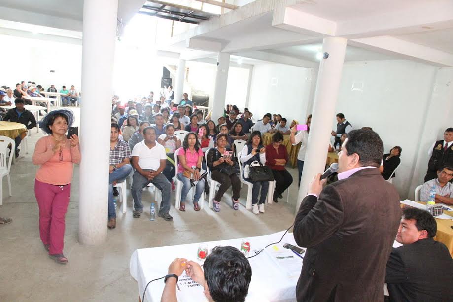 Congresista reitera que apoyará  gestiones para convertir a Cascajal y Cambio Puente en distritos