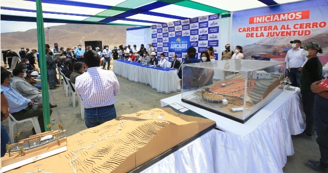 Se inició la construcción de la carretera al Cerro de la Juventud de Chimbote