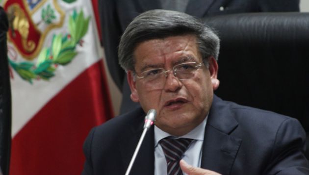  Acuña es denunciado ante el JNE por no terminar educación primaria