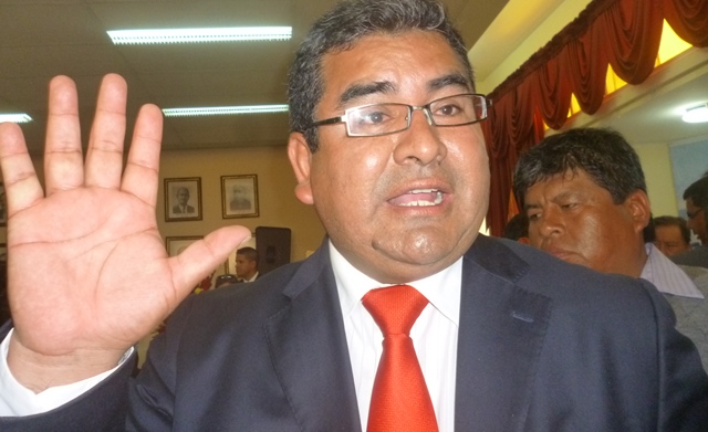 Álvarez asegura partida de 70 millones de soles para la culminación de obras