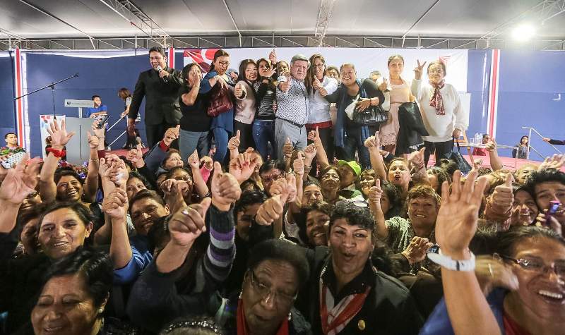 César Acuña inicia en Chimbote su primera gira política como precandidato a la presidencia del Perú 