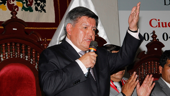 César Acuña se proclamó oficialmente candidato a la presidencia para el 2016