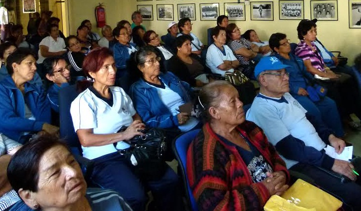 Adultos mayores de Chimbote recibieron charlas sobre temas legales   