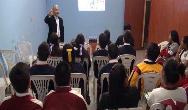   Alcaldes escolares recibieron charlas sobre Presupuesto Participativo 