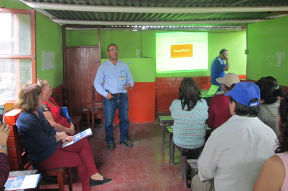 Hidrandina ofreció charlas sobre seguridad a comerciantes de El Progreso