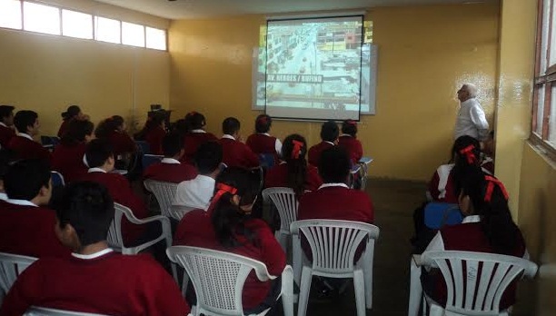 Realizan charlas sobre normas de tránsito y seguridad vial en colegios