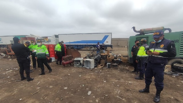 Tres trabajadores de la MPS fueron descubiertos vendiendo bienes en desuso en Nuevo Chimbote