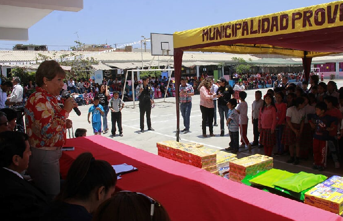  Chimbote: Codisec provincial entrega juguetes educativos por armas de juguete