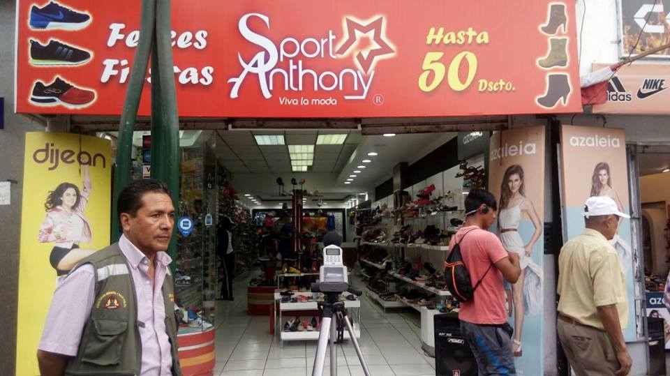 Céntrica tienda comercial de Chimbote multada por generar ruidos molestos 