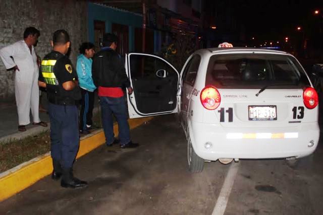 Chimbote: Chofer choca su vehículo para evitar robo de unidad