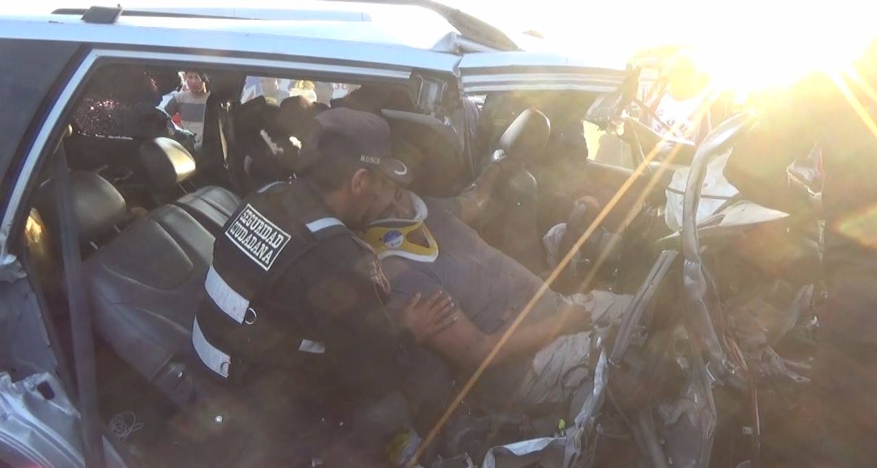 Nuevo Chimbote: cinco personas casi pierden la vida en triple choque 