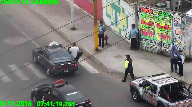 Chofer de colectivo cuya línea fue cancelada estuvo a punto de atropellar a sereno en Chimbote